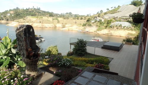 Economy House, Lake View