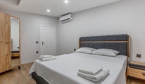 Room, City View