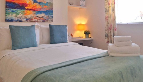 Classic Double Room, Ensuite, Garden View (5)