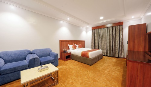 Studio ( Bed room +Seating area +kitchenette)