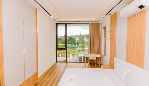Deluxe Room, Garden View