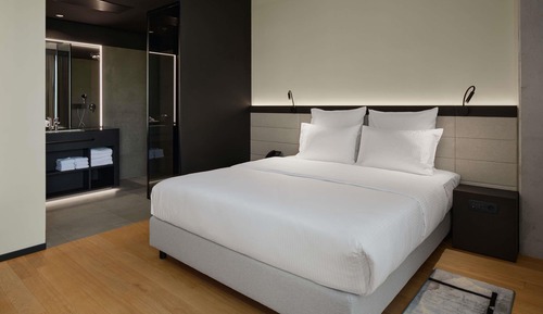 Junior Suite, 1 King Bed with Sofa bed