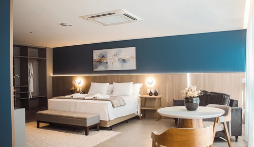 Luxury Suite, City View