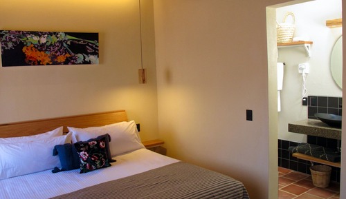 Deluxe Suite, City View