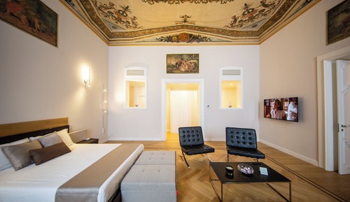 Luxury Suite, 1 Queen Bed, City View