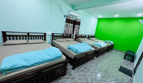 Economy Room