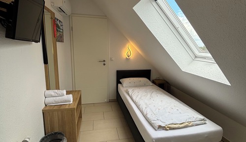 Economy Single Room