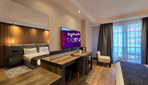 Comfort Room, Partial Sea View