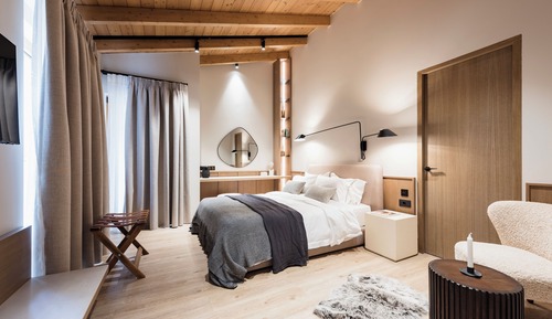 Revi Suite with Mountain View