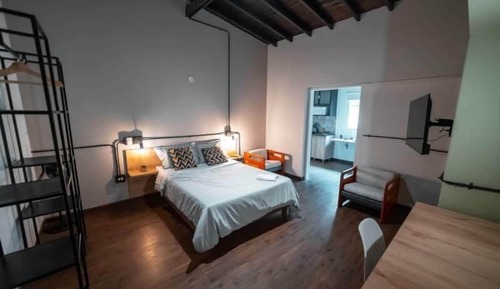 Executive Apartment (FRN107)