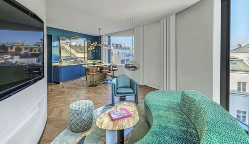 Suite, 1 King Bed, City View