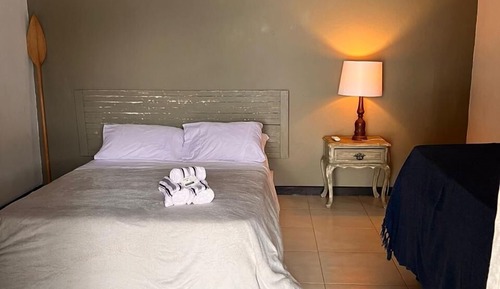 Basic Studio, Sea View