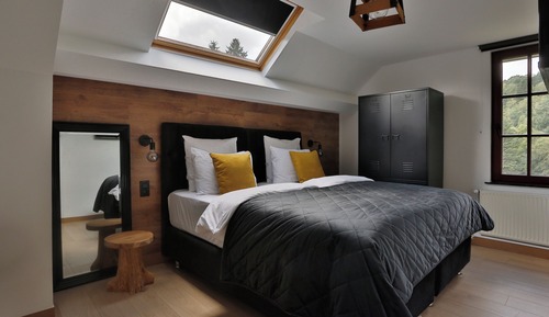 Family Room, Private Bathroom