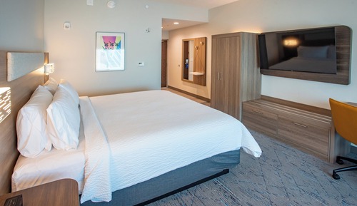 Standard Room, 1 King Bed, Transfer Shower, Non Smoking (Transfer Shower)