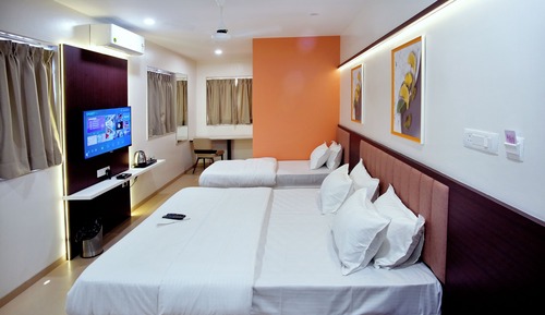 Deluxe Triple Room