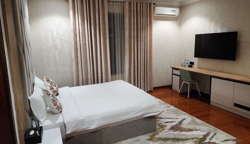 Standard Room, 1 Queen Bed, Non Smoking, Courtyard View