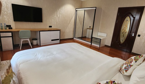 Deluxe Room, City View