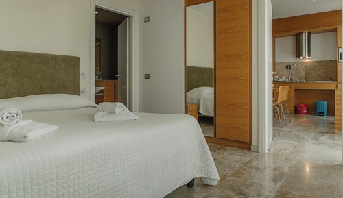 Classic Cottage, Patio, Garden View