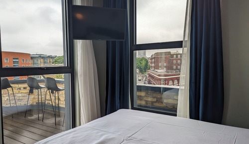 Suite, City View