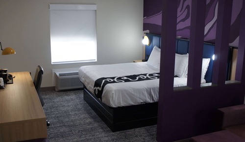 Studio Suite, 1 King Bed, Non Smoking (Wide)