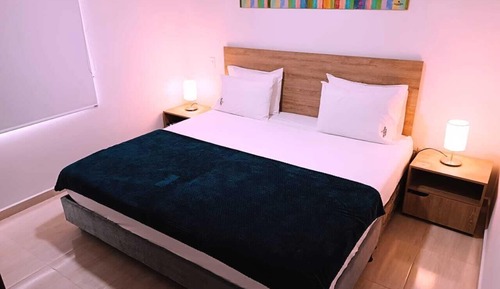 Deluxe Suite, City View