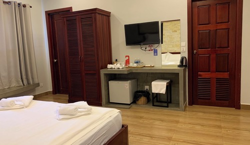 Deluxe Room, Pool View