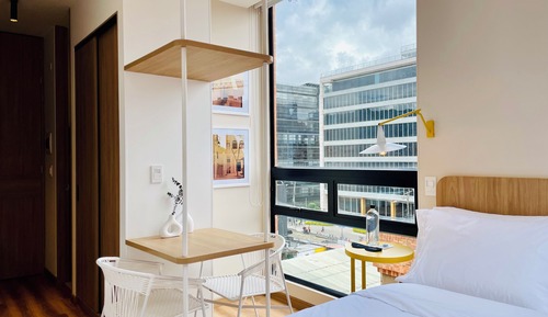 Apartment (512)