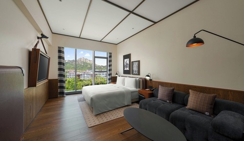 Encore King Room