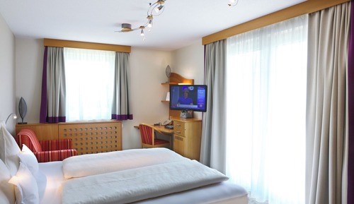 Standard Double Room, Garden View
