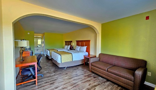 Suite 2 Queen with Sofa Bed Non Smoking