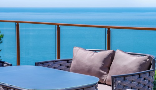 Suite, Sea View