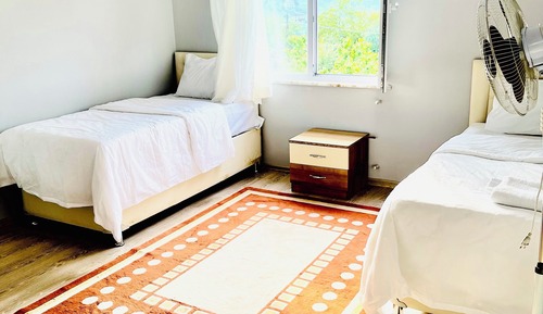 Grand Apartment, Mountain View