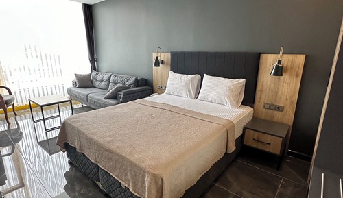Superior Room, Corner
