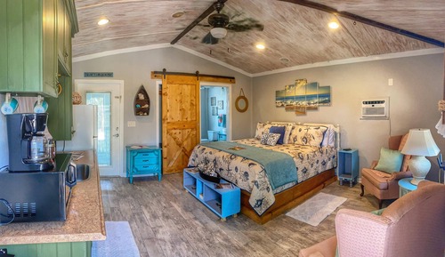 Comfort Suite, Canal View