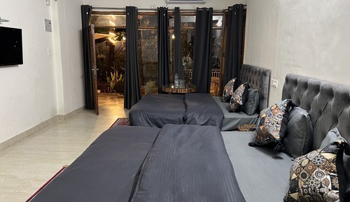 Deluxe Quadruple Room
