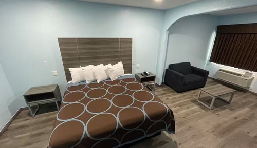 Room, 1 King Bed, Kitchenette