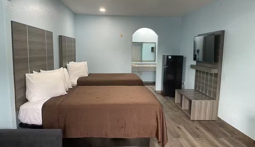 Room, 2 Queen Beds, Smoking, Kitchenette