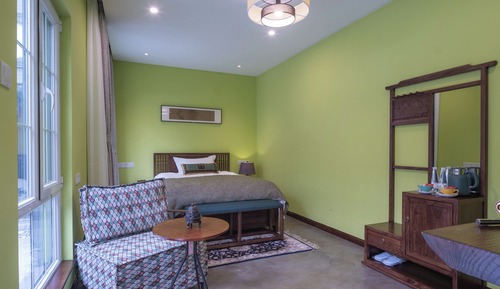 Superior Room, 1 Queen Bed, Courtyard View, Ground Floor