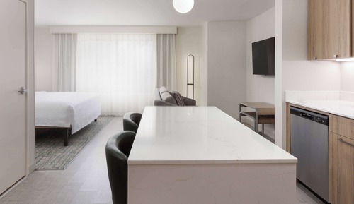 Studio, 1 King Bed, Accessible (Hearing)