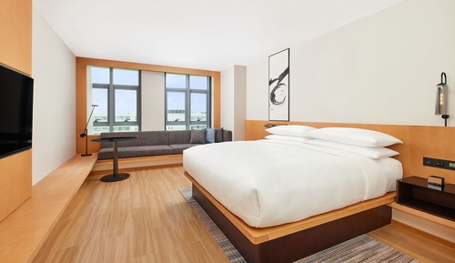 Superior Room, 1 King Bed, City View