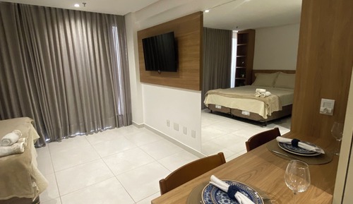 Deluxe Suite, City View