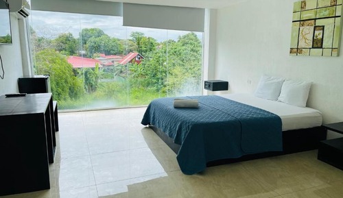 Basic Double Room, 1 Queen Bed, Non Smoking, Courtyard View