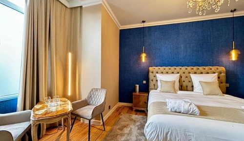 Luxury Suite, City View