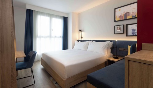 Standard Room, 1 King Bed