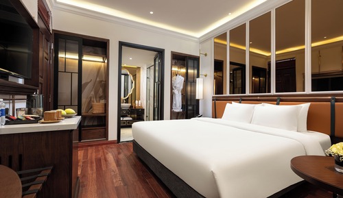Connecting Room
