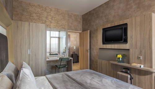 Superior One-Bedroom Apartment - Silver