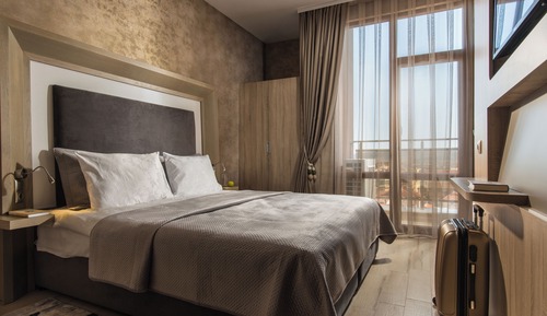 Superior One-Bedroom Apartment - Violet