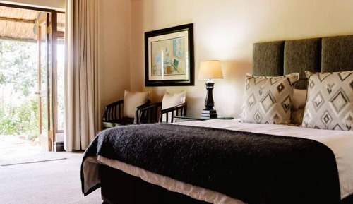 Classic Room, 1 Queen Bed, Non Smoking, Garden View