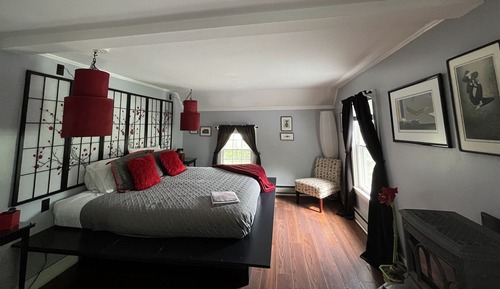 Romantic Room, Garden View