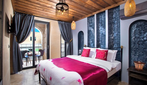 Deluxe Room with BALCONY